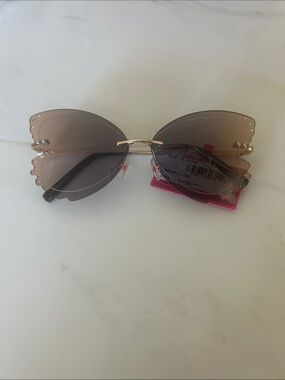 Betsey Johnson Rimless Butterfly Sunglasses in Gradient Brown